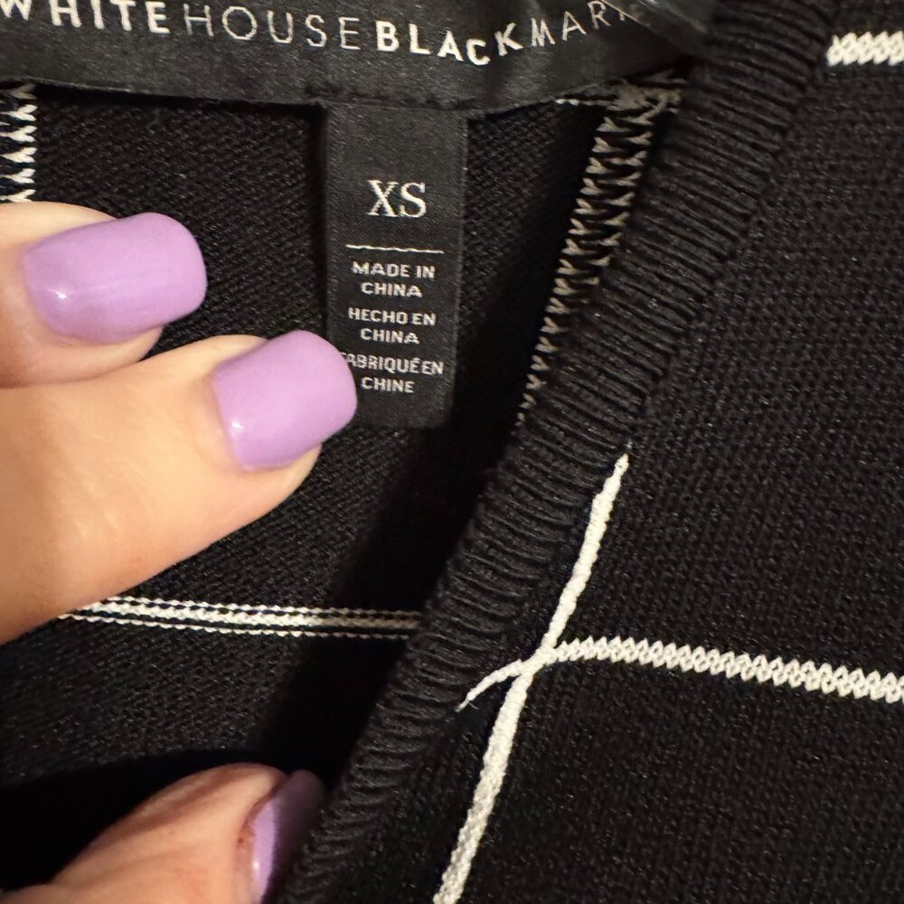 ❤️NWT  BEAUTIFUL WHITE TOP w/LACE DETAIL XS      #B - Picture 7 of 7